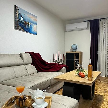 Appartement Stan Na Dan Kozarska Dubica à Bosanska Dubica Extérieur photo