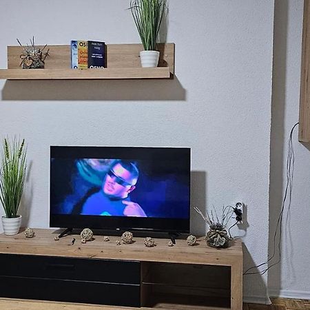Appartement Stan Na Dan Kozarska Dubica à Bosanska Dubica Extérieur photo