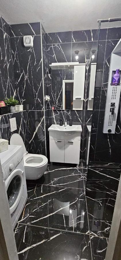 Appartement Stan Na Dan Kozarska Dubica à Bosanska Dubica Extérieur photo