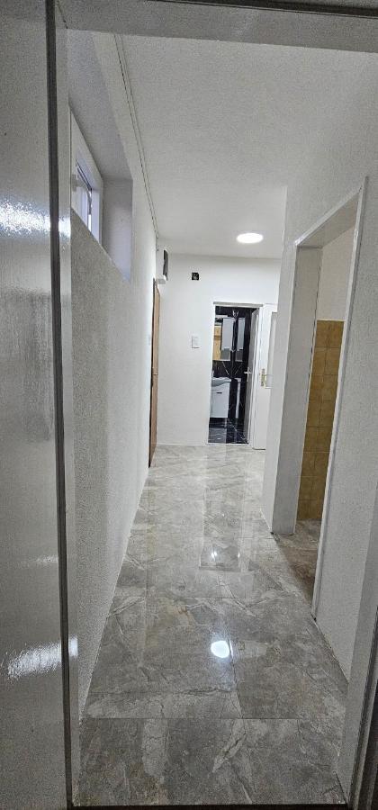 Appartement Stan Na Dan Kozarska Dubica à Bosanska Dubica Extérieur photo