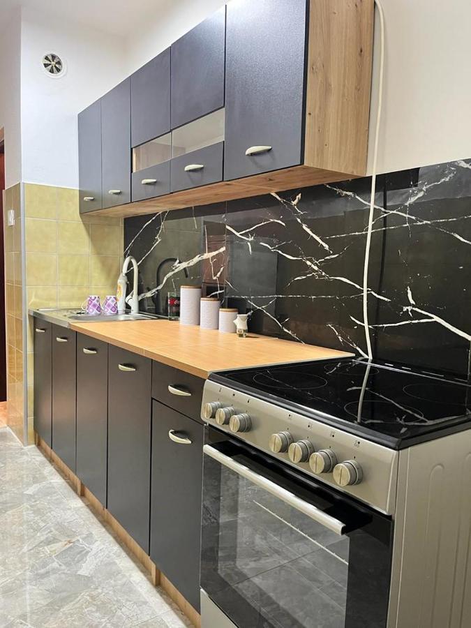 Appartement Stan Na Dan Kozarska Dubica à Bosanska Dubica Extérieur photo