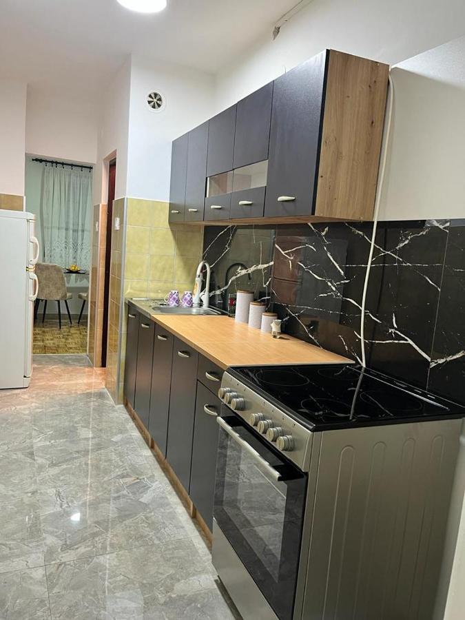 Appartement Stan Na Dan Kozarska Dubica à Bosanska Dubica Extérieur photo